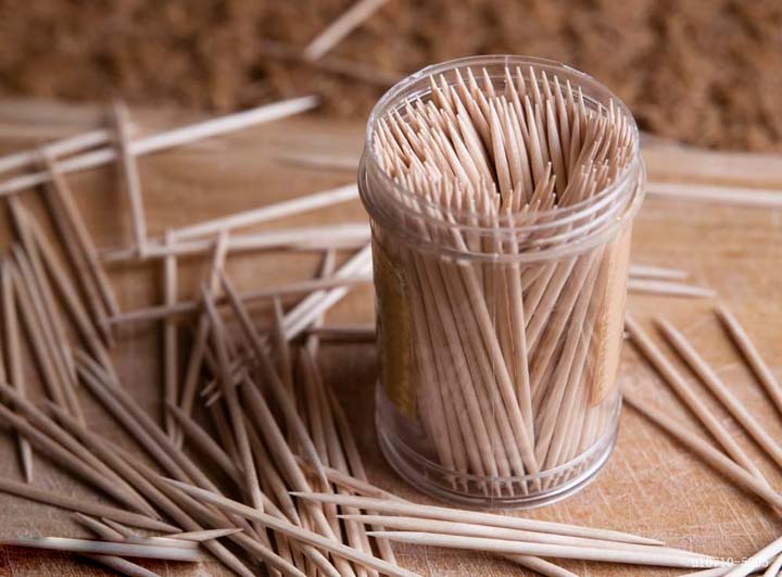 Toothpicks made by the commercial toothpick machine